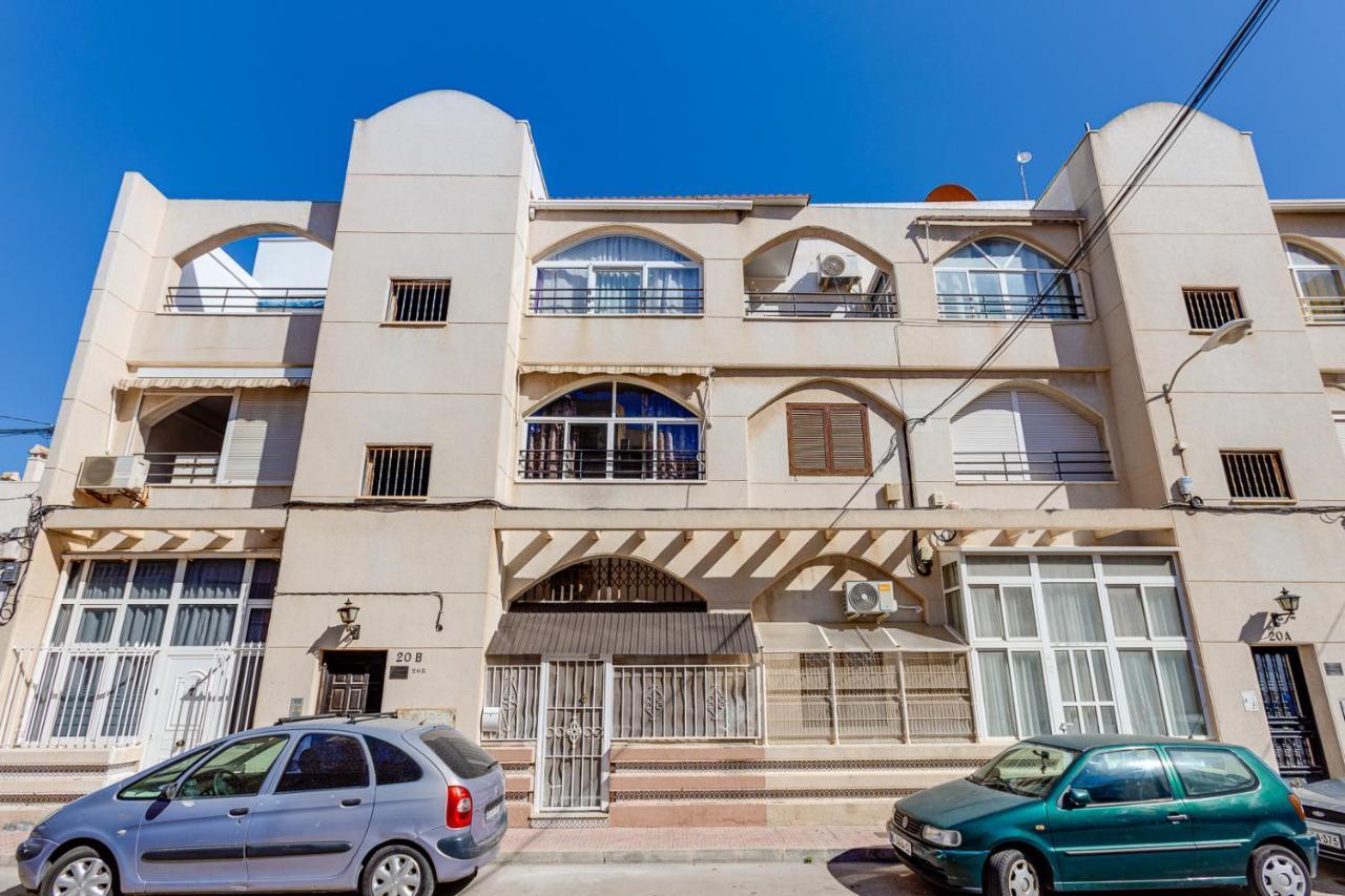 Cozy Apartment Near The Sea Torrevieja Ngoại thất bức ảnh