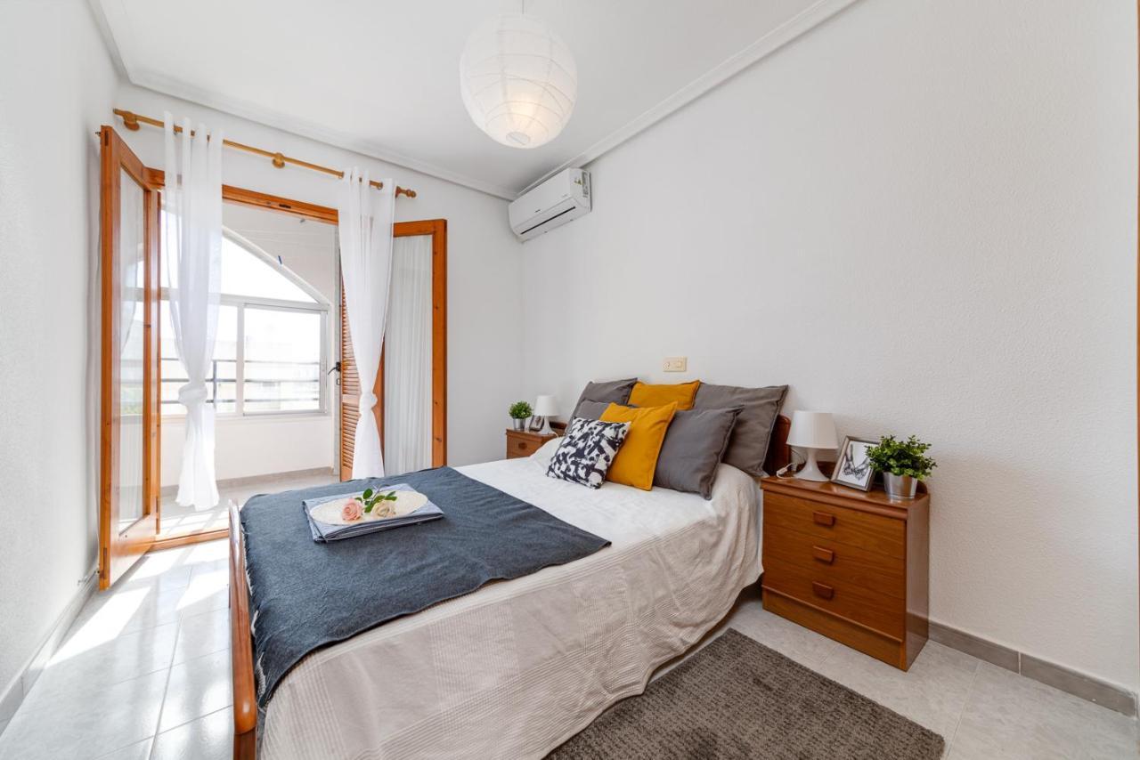 Cozy Apartment Near The Sea Torrevieja Ngoại thất bức ảnh