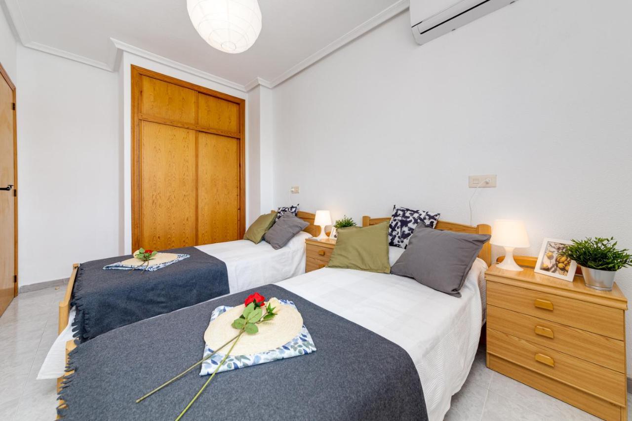 Cozy Apartment Near The Sea Torrevieja Ngoại thất bức ảnh