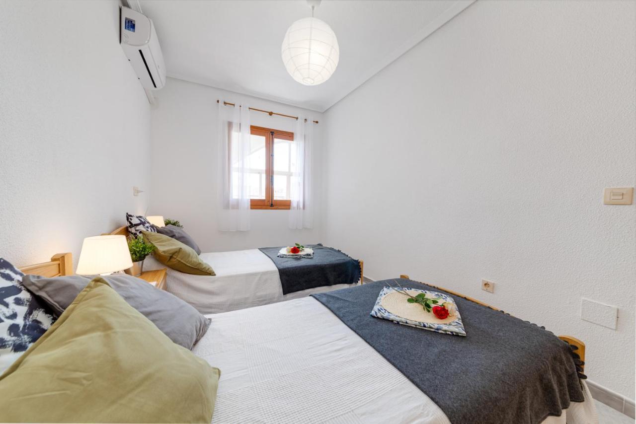 Cozy Apartment Near The Sea Torrevieja Ngoại thất bức ảnh